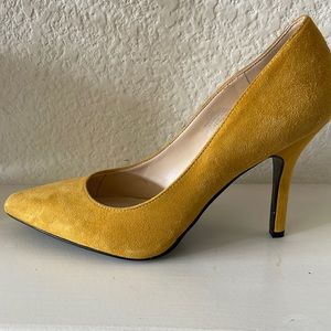 Nine West Leather Suede pumps. Size 71/2